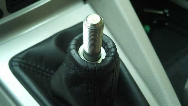 How to Install Ford Focus Anarchy Motive Shift Knob (10)