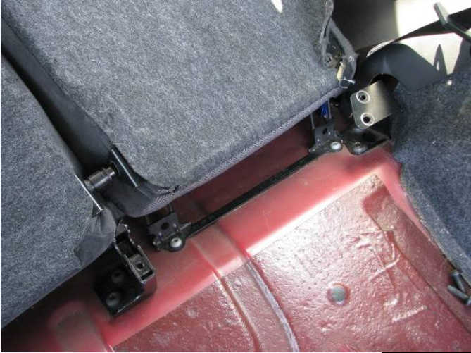 How to Remove Ford Focus Rear Seats (14)