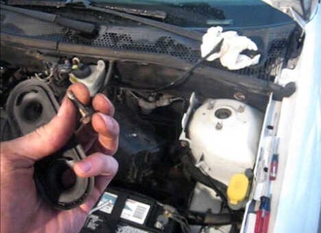 How to Replace Clutch Master Cylinder for Ford Focus