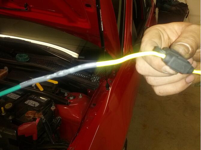 How to Install Stick Speed Horn for Ford Focus (6)