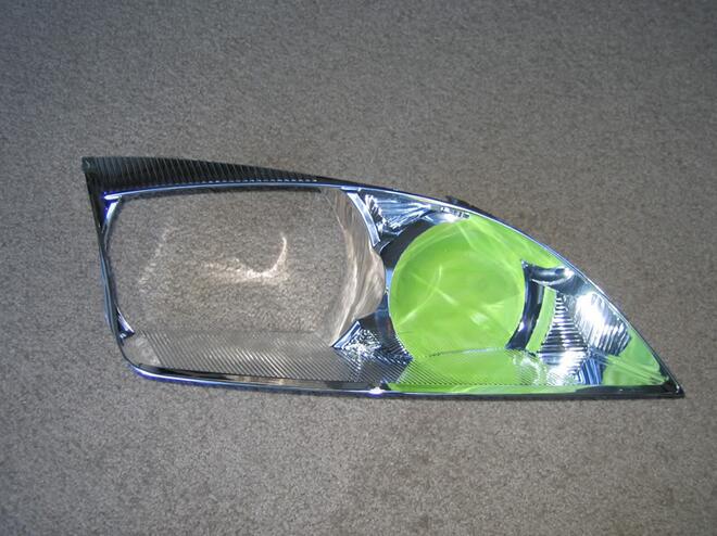 How to Paint Ford Focus 2005 Headlights by Yourself (9)