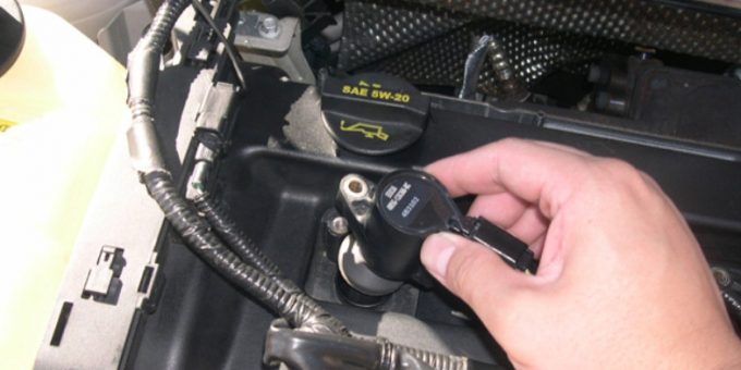 How to Remove Spark Plug for Ford Focus (2)